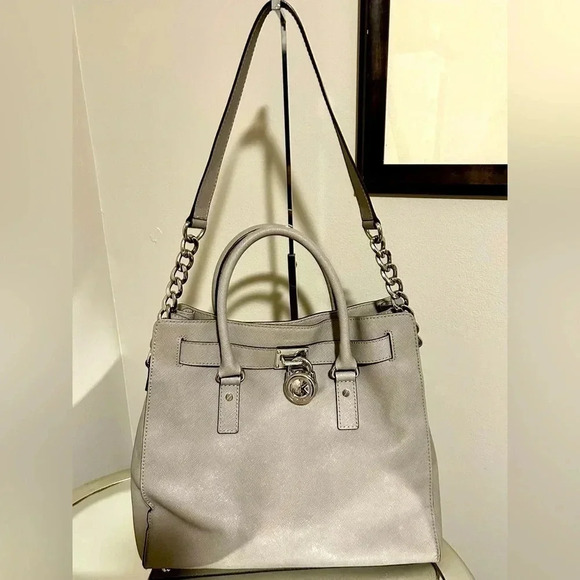 Gently Used MICHAEL KORS Light Gray Hamilton Leather Tote/Bag. - Picture 1 of 10